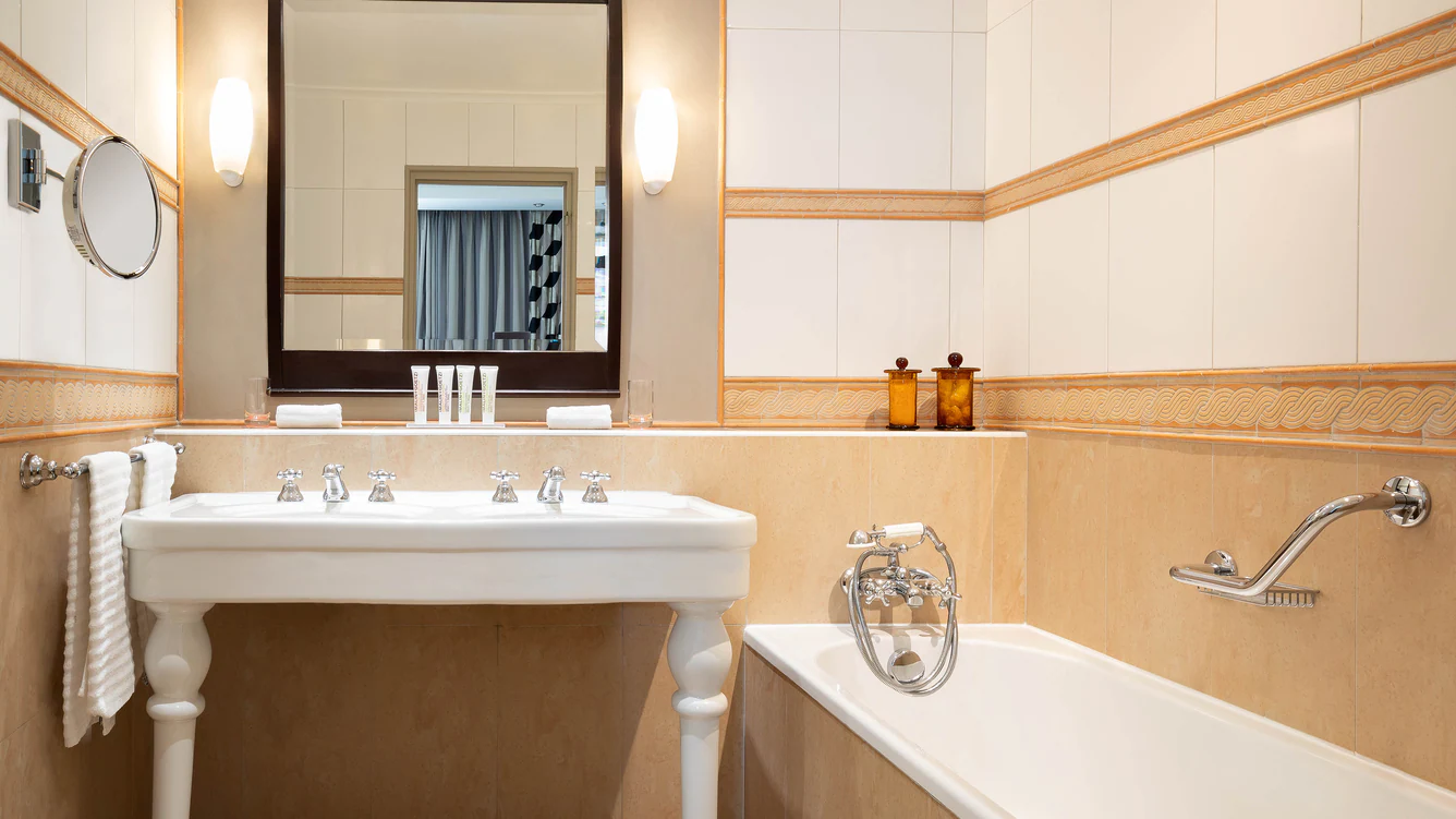 Junior Suite, Sea View, High Floor, Balcony