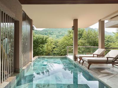 Hmong Garden View Pool Suite
