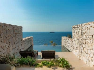 Cliff Suite with Pool
