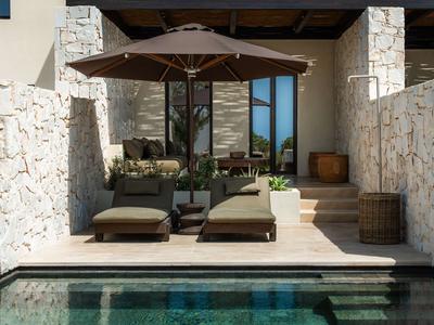 Cliff Suite with Pool