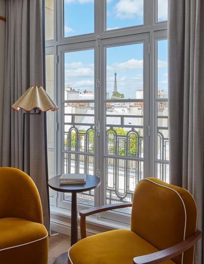 La Chambre Eiffel Tower