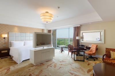 Fairmont Gold Junior Suite