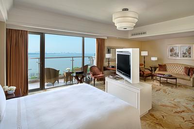 Fairmont Gold Junior Suite