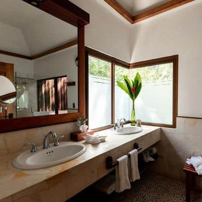 Lake Breeze Suite Queen