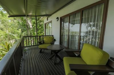 Lake Breeze Suite King