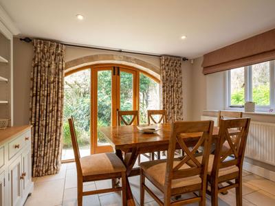 Country Cottage - Three Bedroom