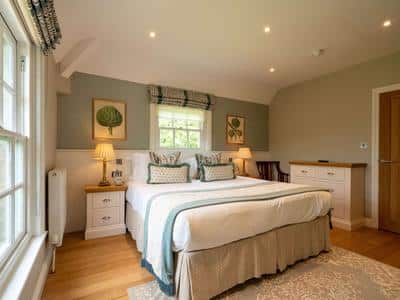 Grand Cottage - Three Bedroom