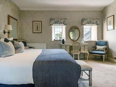 Manor Room
