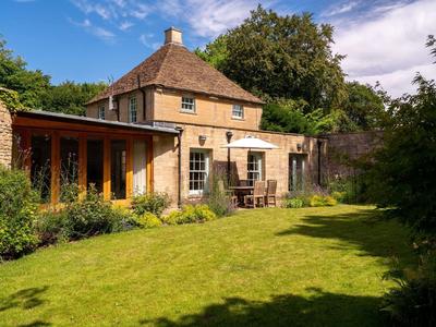 Grand Cottage - Three Bedroom