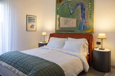 One-Bedroom Suite with Mountain view
