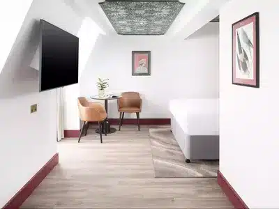 1 Queen Premium Welbeck Street View