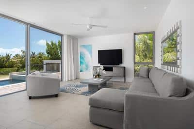 Lagoon Villa 5BR Inc GH