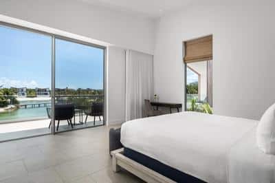 Lagoon Villa 5BR Inc GH