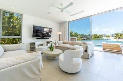 Lagoon Villa 6 Bedroom Inc GH