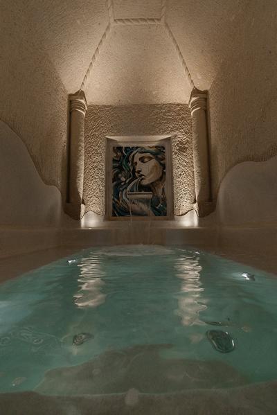 Natural Cave King Suite with Pool