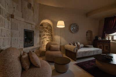 Natural Cave King Suite with Pool