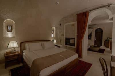 Natural Cave Queen Suite