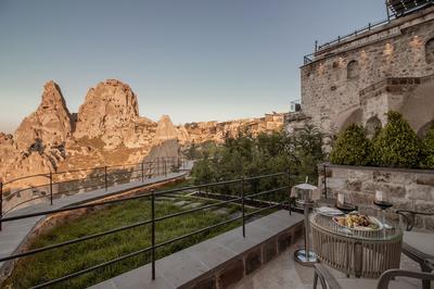 Natural Cave King Suite with Pool
