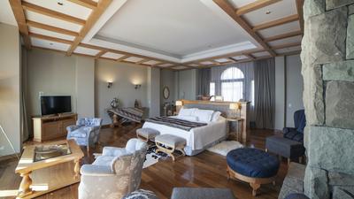 Victoria Royal Suite