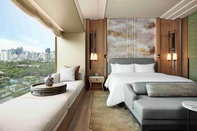 Club Room, High Floor
