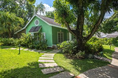 2 Bedroom Deluxe Cottage