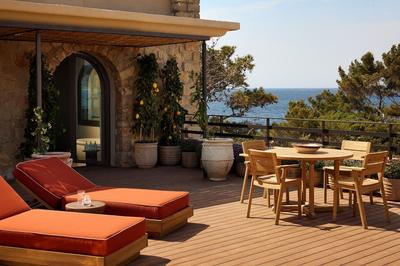 Delos Suite