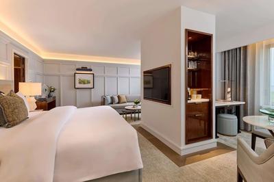 Bay Suite