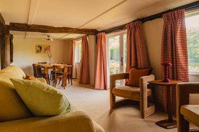 Lake House Cottage
