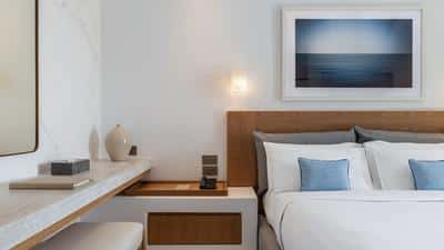 King Deluxe One Bedroom Suite, Pool