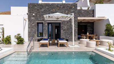 King Deluxe One Bedroom Suite, Pool