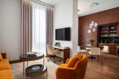 Deluxe One Bedroom Apartment