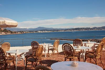 Mareluna Restaurant Terrace