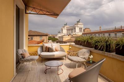Junior Suite – City View & Terrace