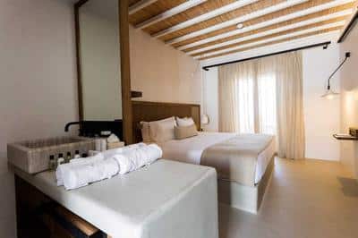 Deluxe Room Pool and Sea View