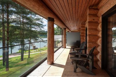 Lake View Suite