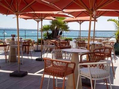 Bay Club