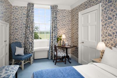 Cosy Classic Room
