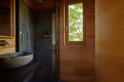 Suspended House in the Vineyards