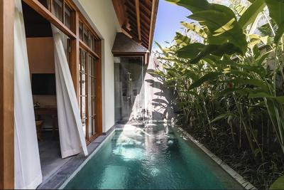 Pavilion Pool Suite