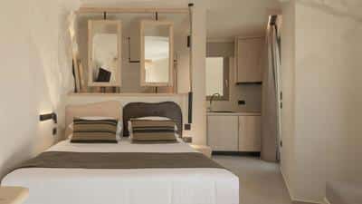 Junior Suite with Hot Tub Access