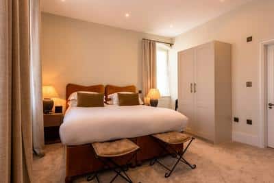 Feature Room