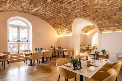 Amuni Restaurant
