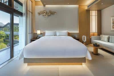 Lakeside Tatami Guest Room