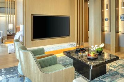 Lakeside Mountain View Suite