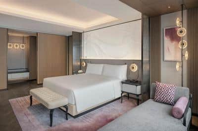 Club Yangtze Suite