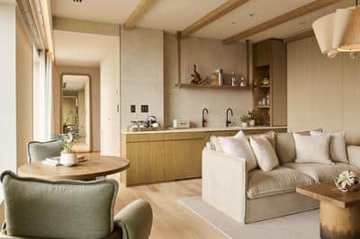 Panoramic Tower Studio Suite