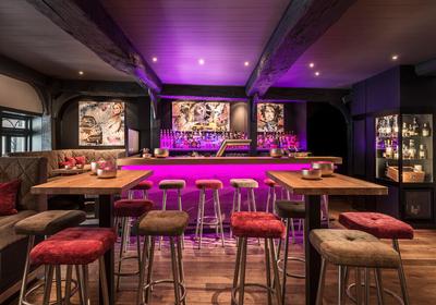 Miles Bar