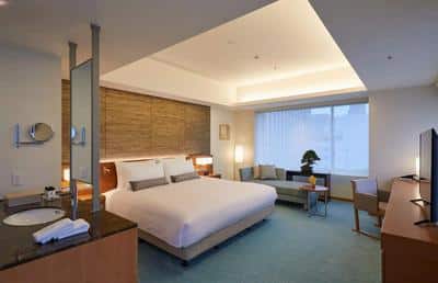 Corner Deluxe King Room