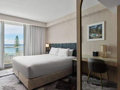 Deluxe Room, 1 King Bed, Bay View
