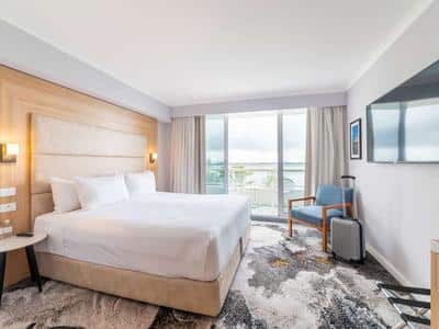 Junior Suite, 1 King Bed, Bay View